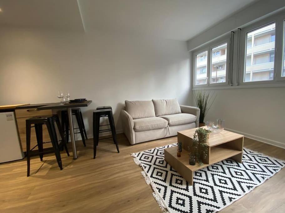40m² Cosy Neuf Garage Prive / Pasteur Apartment *